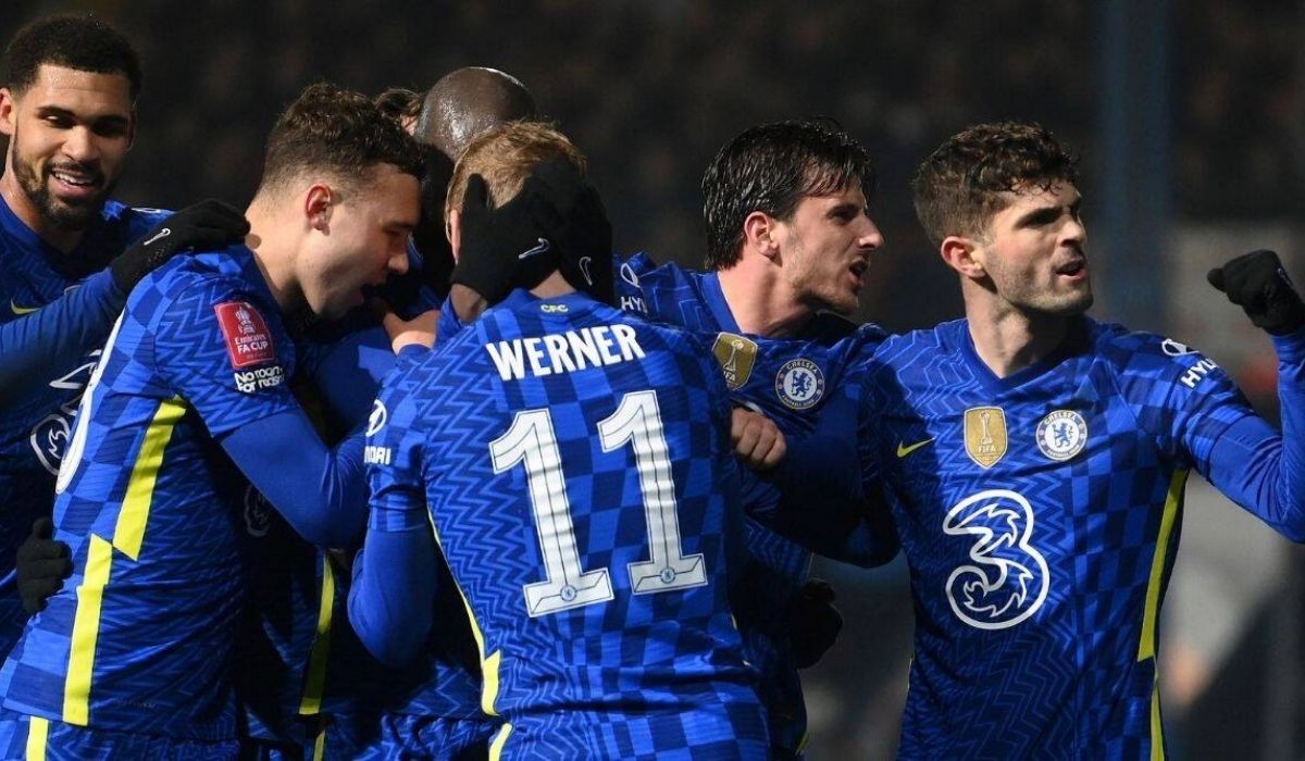 Amid off-field crisis, Chelsea rally to advance in FA Cup
